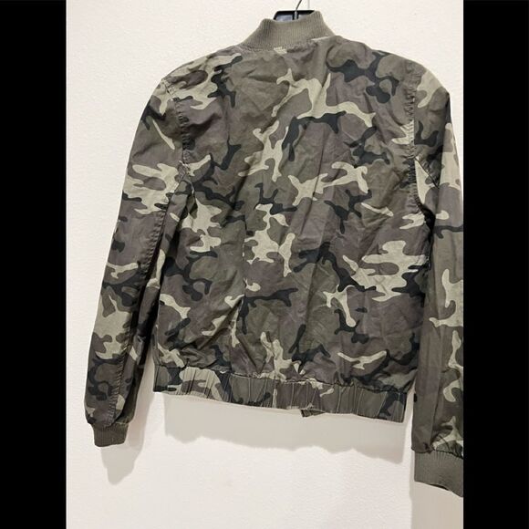 Love Tree Women’s Camouflage Zip Up Bomber Jacket Size Small - Picture 3 of 5